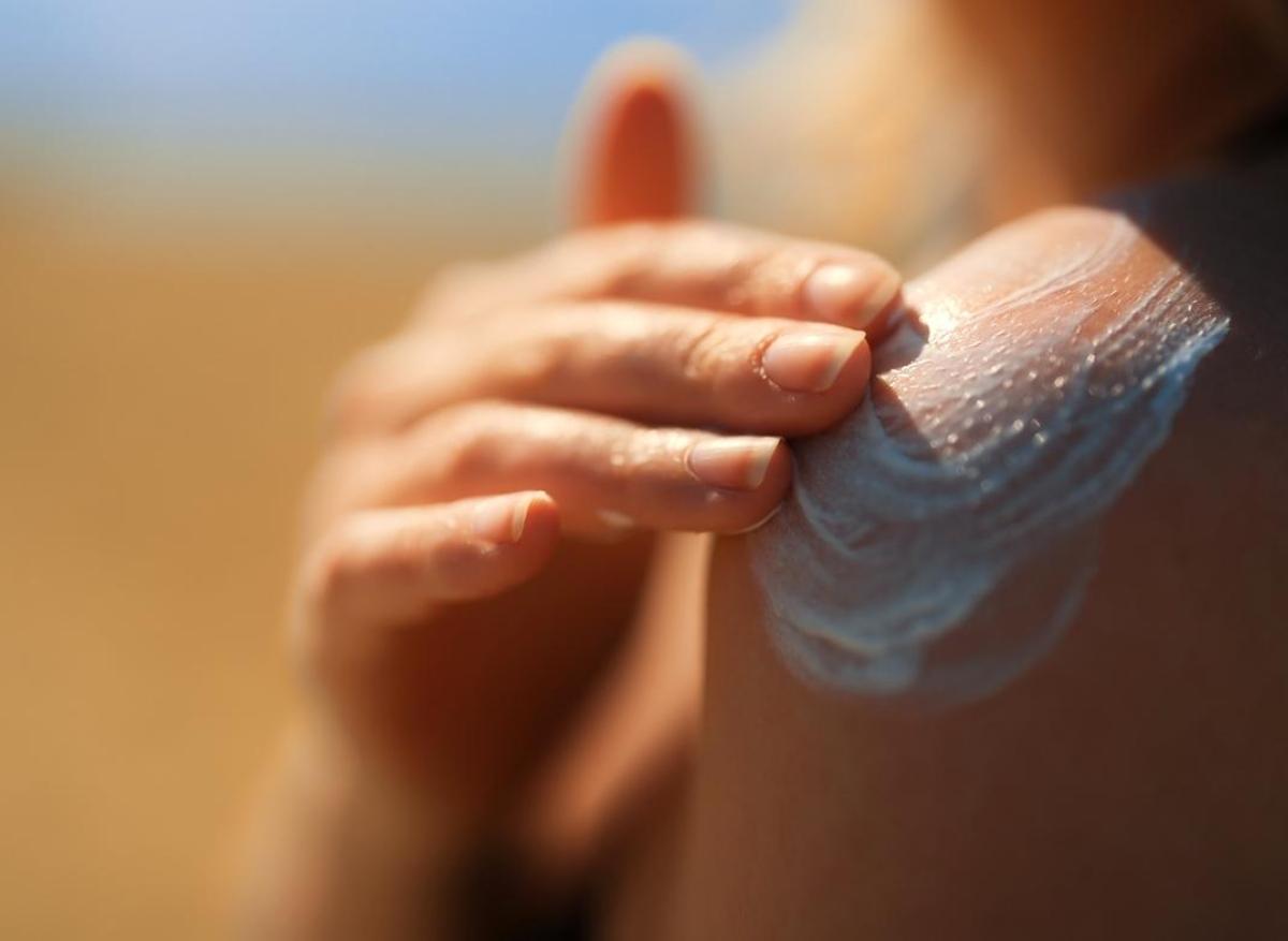 Cancer de la peau : 4 Français sur 10 pensent ne pas avoir besoin de crème solaire 