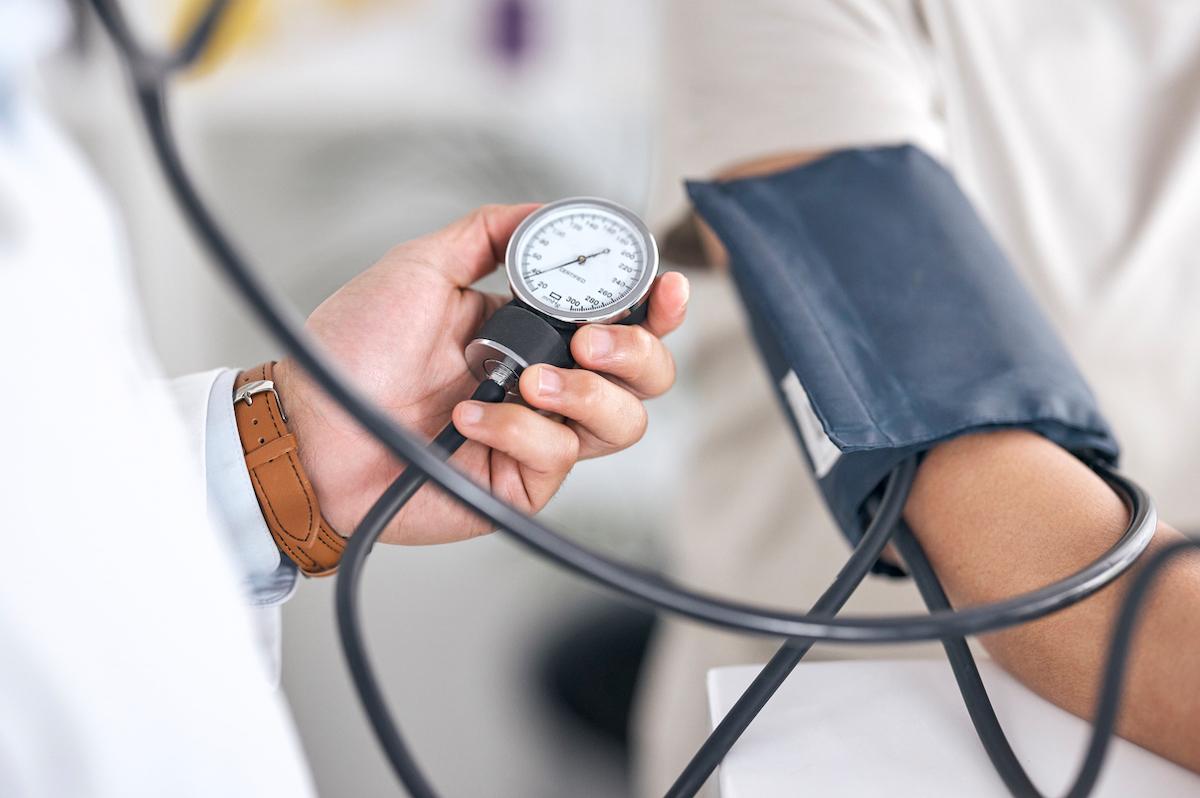 Hypertension orthostatique : une forme d’HTA difficile à traiter