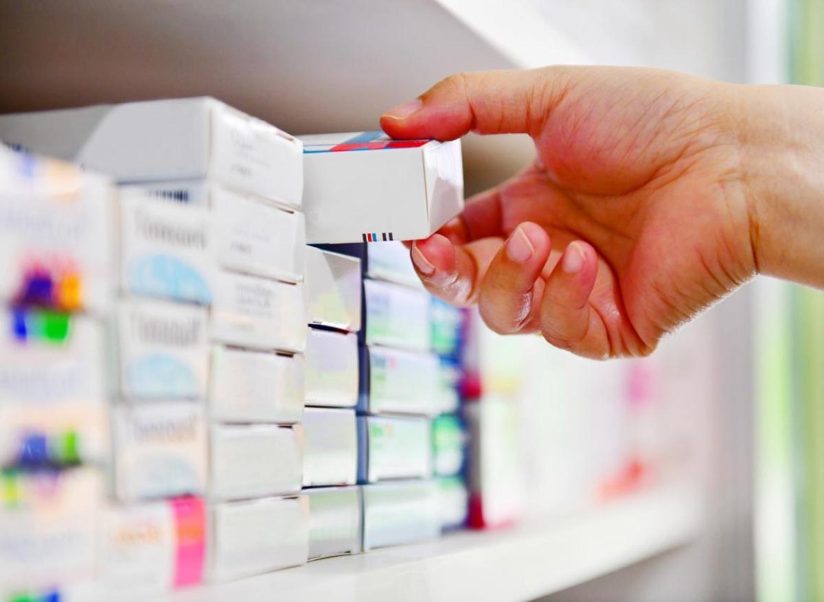 88 traitements vendus en France sur la liste noire des médicaments de Prescrire en 2025
