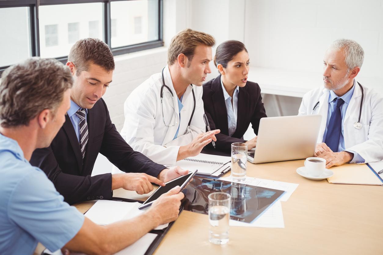 Evaluation des médecins : discordance entre commentaires en ligne et résultats des enquêtes de satisfaction