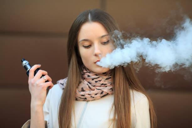 Vapotage : même exposition à la nicotine qu’avec le tabagisme chez les adolescents