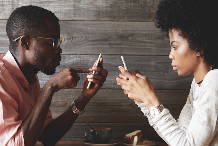 Phobie sociale : les réseaux sociaux sont utiles pour la combattre 